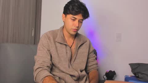 johnny_bravo777 online show from February 7, 5:41 am