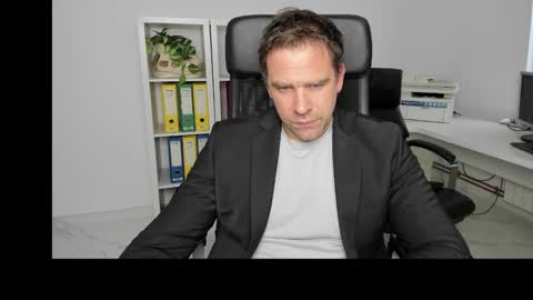 johnnydough82 online show from December 21, 1:42 pm