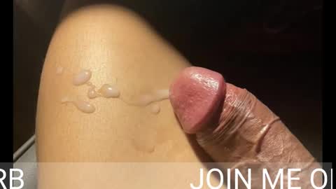 Snapshot of johnnyfun_xxx chatting on January 4, 4:23 am Johnnystrongarms                 online show from January 4, 4:23 am