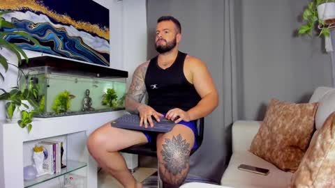 Snapshot of johnnygrayson_ chatting on January 26, 11:08 pm JOHNNY online show from January 26, 11:08 pm