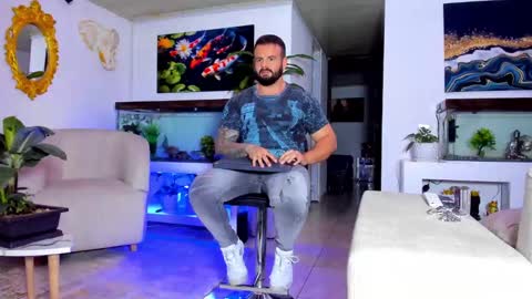 Snapshot of johnnygrayson_ chatting on March 9, 4:05 am JOHNNY online show from March 9, 4:05 am