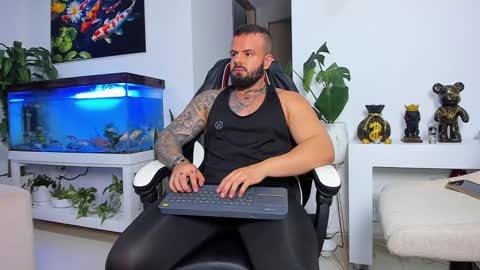 Snapshot of johnnygrayson_ chatting on September 13, 1:49 am JOHNNY online show from September 13, 1:49 am