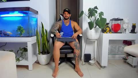 Snapshot of johnnygrayson_ chatting on October 3, 1:02 am JOHNNY online show from October 3, 1:02 am