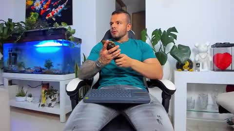 Snapshot of johnnygrayson_ chatting on November 2, 2:03 am JOHNNY online show from November 2, 2:03 am