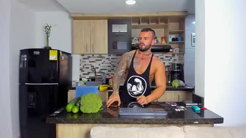 Snapshot of johnnygrayson_ chatting on November 21, 12:21 am JOHNNY online show from November 21, 12:21 am