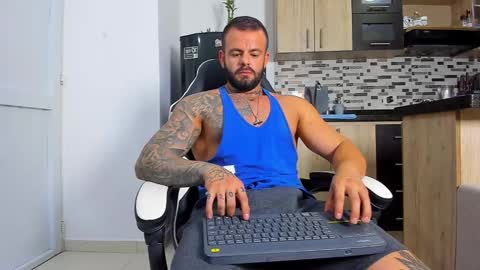 Snapshot of johnnygrayson_ chatting on November 24, 11:37 pm JOHNNY online show from November 24, 11:37 pm