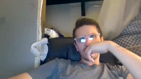 Snapshot of johnrenville1987 chatting on November 11, 10:37 am johnrenville1987 online show from November 11, 10:37 am