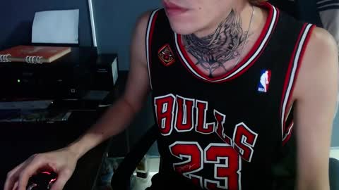 johnsonisaac94  online show from December 7, 9:28 am