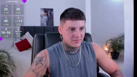 Snapshot of johny_multicum chatting on October 31, 6:42 pm Johny online show from October 31, 6:42 pm