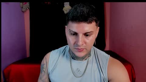 Snapshot of johny_multicum chatting on November 11, 12:32 am Johny online show from November 11, 12:32 am