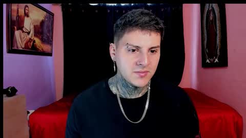 Snapshot of johny_multicum chatting on November 17, 5:52 pm Johny online show from November 17, 5:52 pm