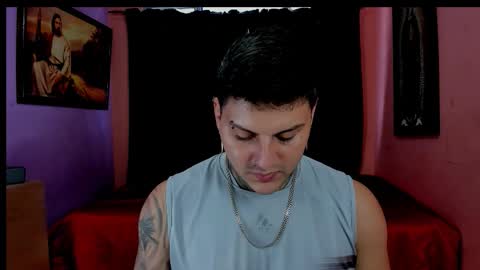 Snapshot of johny_multicum chatting on November 22, 6:18 pm Johny online show from November 22, 6:18 pm