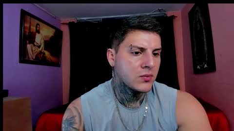 Snapshot of johny_multicum chatting on November 26, 6:47 am Johny online show from November 26, 6:47 am