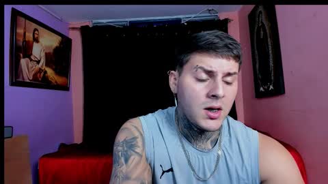 Snapshot of johny_multicum chatting on November 27, 5:20 am Johny online show from November 27, 5:20 am