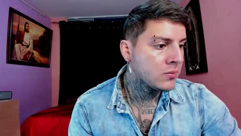 Snapshot of johny_multicum chatting on November 28, 11:29 pm Johny online show from November 28, 11:29 pm