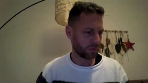 Snapshot of jojo19844 chatting on December 14, 9:52 pm jojo19844 online show from December 14, 9:52 pm