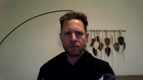 jojo19844 online show from April 21, 7:39 pm