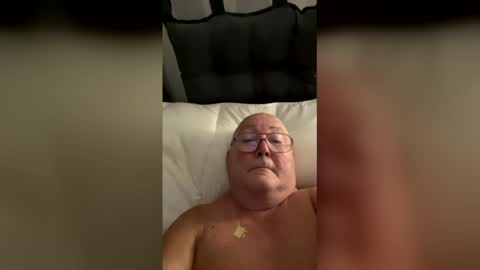 Snapshot of jojo60000529566 chatting on December 15, 8:24 pm jojo60000529566 online show from December 15, 8:24 pm