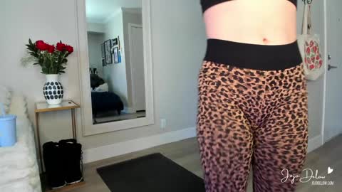 Snapshot of jojodelow chatting on January 31, 4:17 pm online show from January 31, 4:17 pm