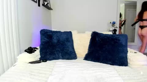Snapshot of jojodelow chatting on September 23, 11:19 pm online show from September 23, 11:19 pm