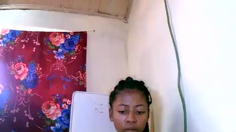 joliekah27 online show from January 24, 11:15 am