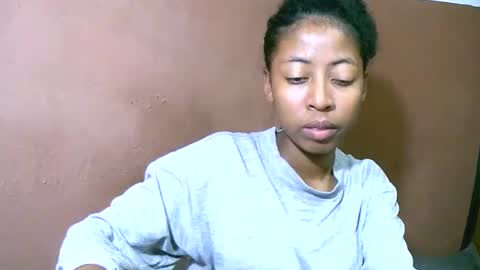 joliekah27 online show from March 7, 4:00 pm