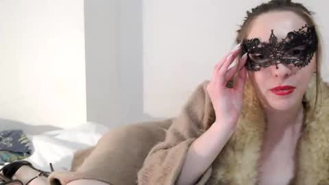 Snapshot of jolieroseeparis chatting on January 4, 9:09 pm Rose online show from January 4, 9:09 pm