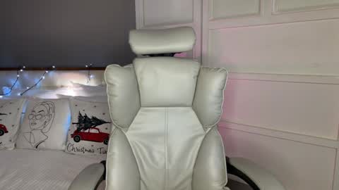 Snapshot of jolly_kris chatting on January 15, 4:25 am Kristina online show from January 15, 4:25 am