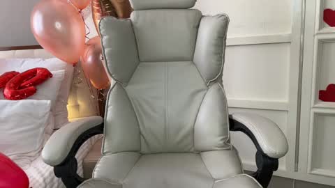 Snapshot of jolly_kris chatting on February 15, 7:27 am Kristina online show from February 15, 7:27 am