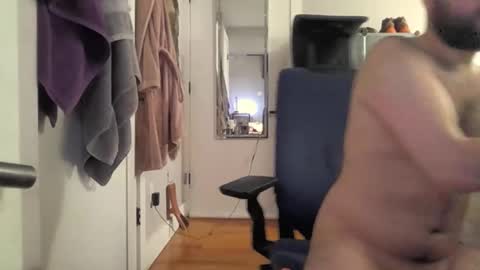 Snapshot of jomanf chatting on November 18, 9:41 pm Mason online show from November 18, 9:41 pm