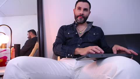  JONAS BEARD  online show from January 4, 8:05 pm