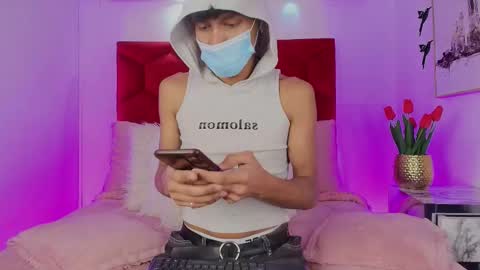 Snapshot of jonas_hiill chatting on November 9, 12:47 pm Jonas online show from November 9, 12:47 pm