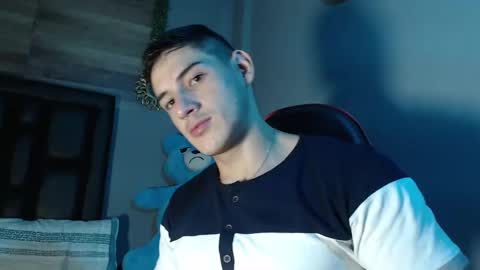 jonathancast08 online show from February 2, 10:35 am