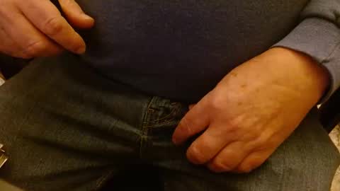 Snapshot of joncpics chatting on January 13, 1:45 am joncpics online show from January 13, 1:45 am