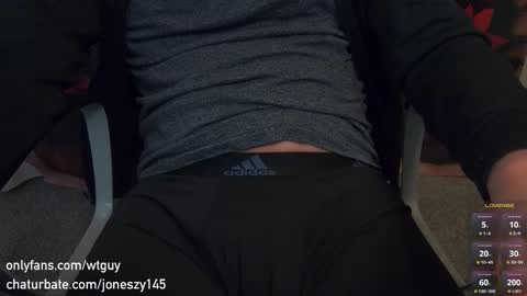 Snapshot of joneszy145 chatting on February 20, 4:31 am WhteGuy online show from February 20, 4:31 am