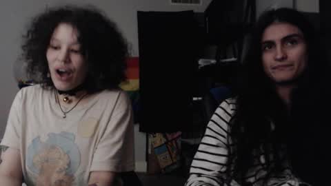 Snapshot of jonmessfan chatting on November 6, 7:09 am jonmessfan online show from November 6, 7:09 am