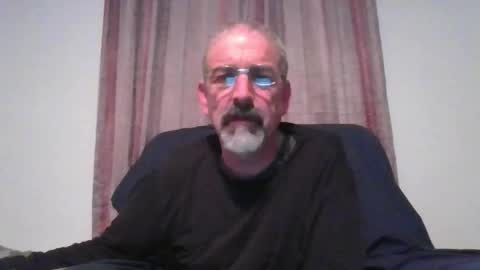 Snapshot of jony_five chatting on December 7, 11:23 pm Jon online show from December 7, 11:23 pm