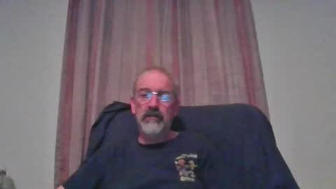 Snapshot of jony_five chatting on December 14, 11:56 pm Jon online show from December 14, 11:56 pm
