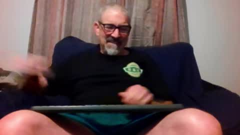 Snapshot of jony_five chatting on November 4, 2:54 am Jon online show from November 4, 2:54 am