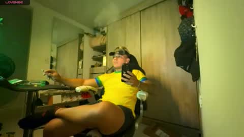 Snapshot of jordylatin202 chatting on November 9, 12:09 am DAVID online show from November 9, 12:09 am