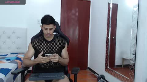 Snapshot of jose_rumbero91 chatting on February 24, 12:05 pm jose_rumbero91 online show from February 24, 12:05 pm