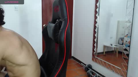 Snapshot of jose_rumbero91 chatting on February 27, 5:15 pm jose_rumbero91 online show from February 27, 5:15 pm