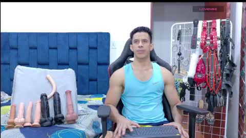 jose_rumbero91 online show from April 21, 2:51 am