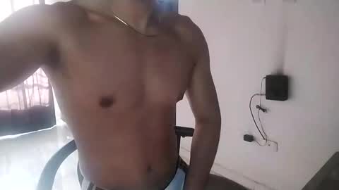 Snapshot of joselopez2101 chatting on December 8, 8:15 pm joselopez2101 online show from December 8, 8:15 pm