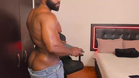 Snapshot of joseph_palacios chatting on October 29, 1:19 am joseph palacios online show from October 29, 1:19 am