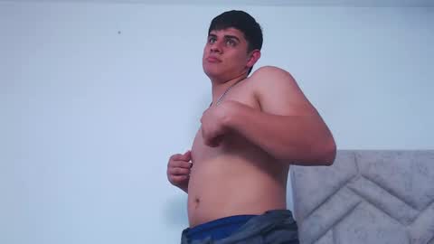 Snapshot of josephmosquera chatting on December 24, 5:02 pm josephmosquera online show from December 24, 5:02 pm