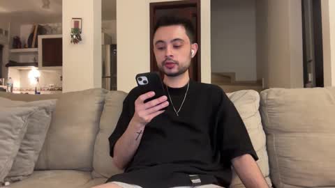 Snapshot of josezaens_ chatting on September 21, 9:55 am josezaens_ online show from September 21, 9:55 am