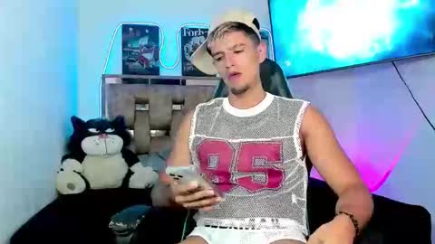 Snapshot of josh_cam99 chatting on November 3, 11:48 pm JOSH online show from November 3, 11:48 pm