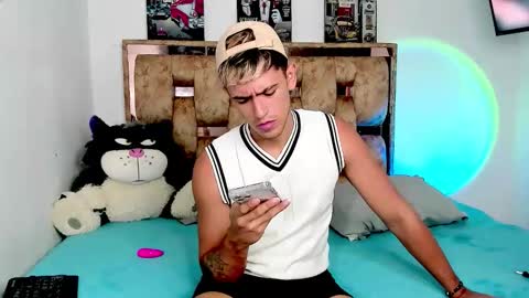 Snapshot of josh_cam99 chatting on November 12, 6:14 am JOSH online show from November 12, 6:14 am