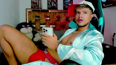 Snapshot of josh_cam99 chatting on December 2, 12:10 pm JOSH online show from December 2, 12:10 pm